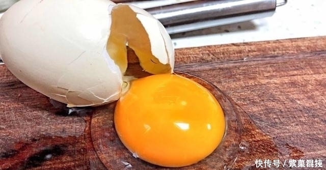 常吃8种食物，女人不用敷面膜也能年轻15岁！不仅省钱还省时间