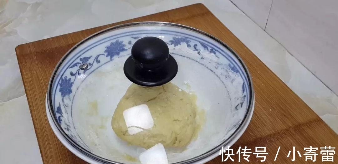 口水|两个鸡蛋, 三勺红糖, 不用发面做出来比糖糕都好吃, 边吃边流口水