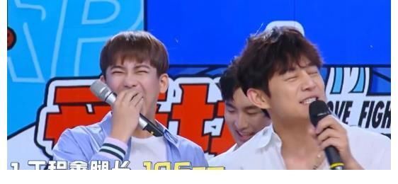 阿s《快本》4位男星现场量腿长,吴磊熊梓淇没啥,丁程鑫比例让我爱了