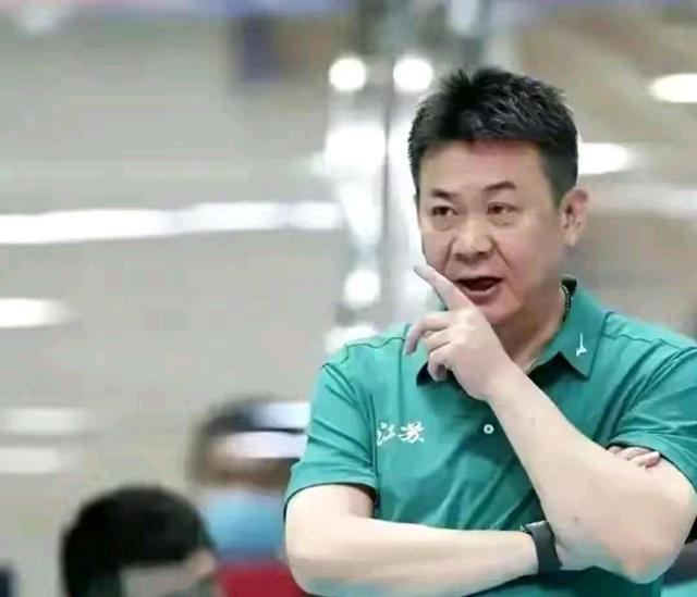 江苏女排|00后小将大爆发！进攻拦网全面发威成得分王，新版颜妮横空出世