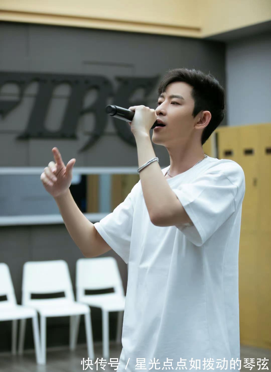 敖犬|《披荊斬棘的哥哥》第四次公演昨天錄制，黃征、敖犬疑似被淘汰