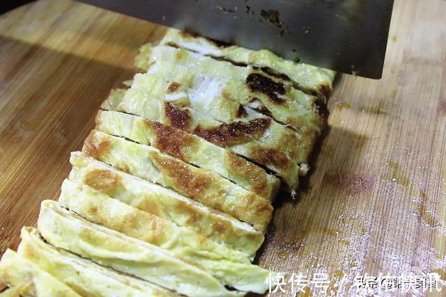 韭菜|和韭菜是“天生一对”，比豆皮还营养美味，简单一拌，孩子抢着吃