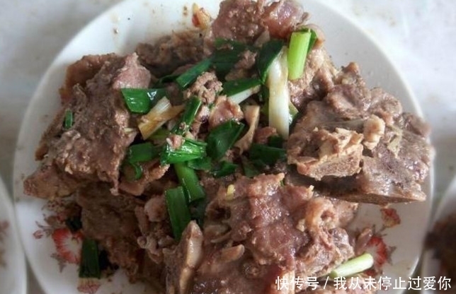 去农村亲戚家里吃饭，有一道菜还是第一次吃，你有没有吃过