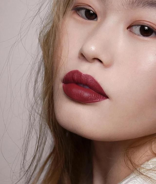 色号 黄皮女人挑口红也太难了吧?别急,送你5个色号,显白耐看又显贵