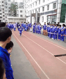 |搞笑GIF趣图:不要以为我是个菜鸟，其实天下武功唯快不破！