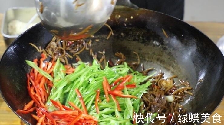 大葱丝|夏天绝不错过这道菜，制作简单，开胃下饭，比大鱼大肉受欢迎