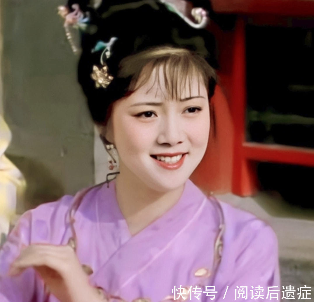 薛宝钗&宝玉外出祭奠金钏儿,林黛玉话里有话,薛宝钗为何不答?