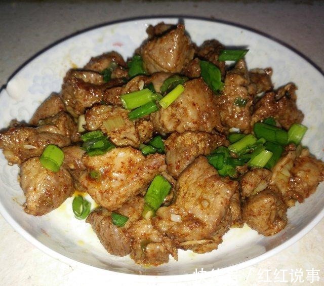 做法|孜然羊肉，做法简单，太解馋了！