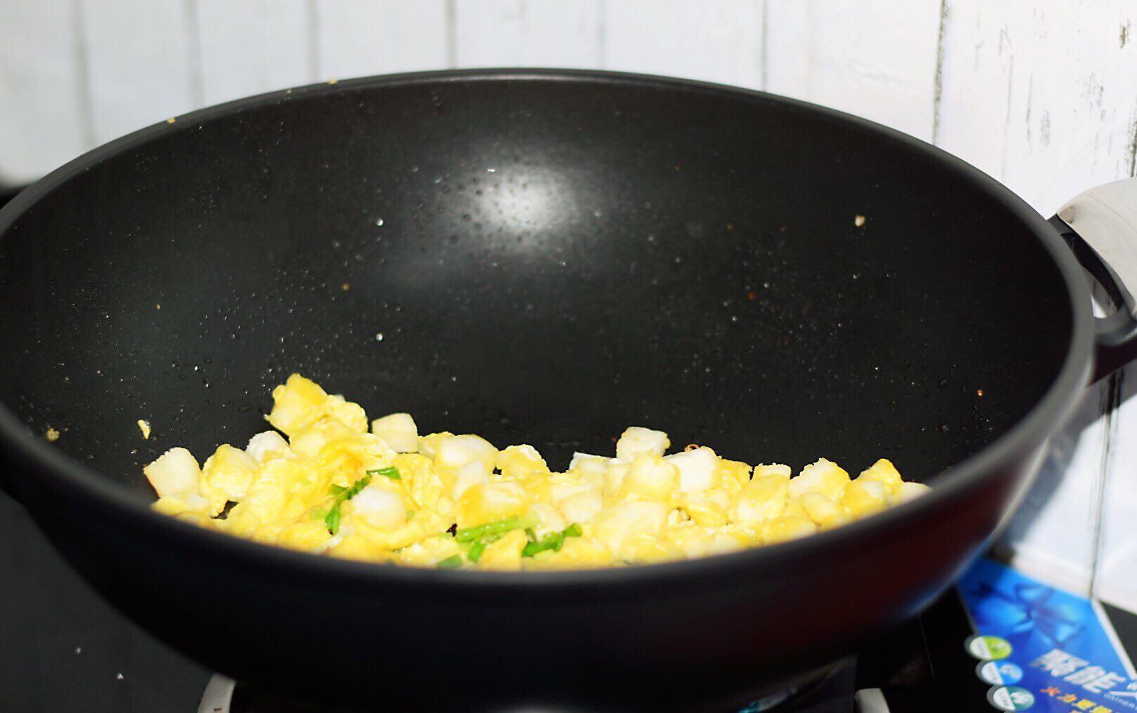 鸡蛋|剩馒头不要扔，这样做，营养又解馋