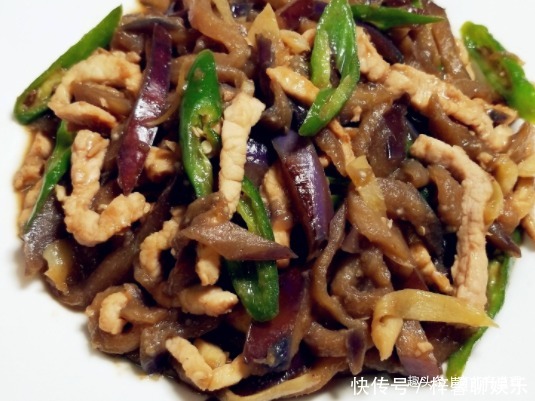 人体|一道开胃的下饭菜,10分钟就上桌,配上一碗米饭,越吃越香