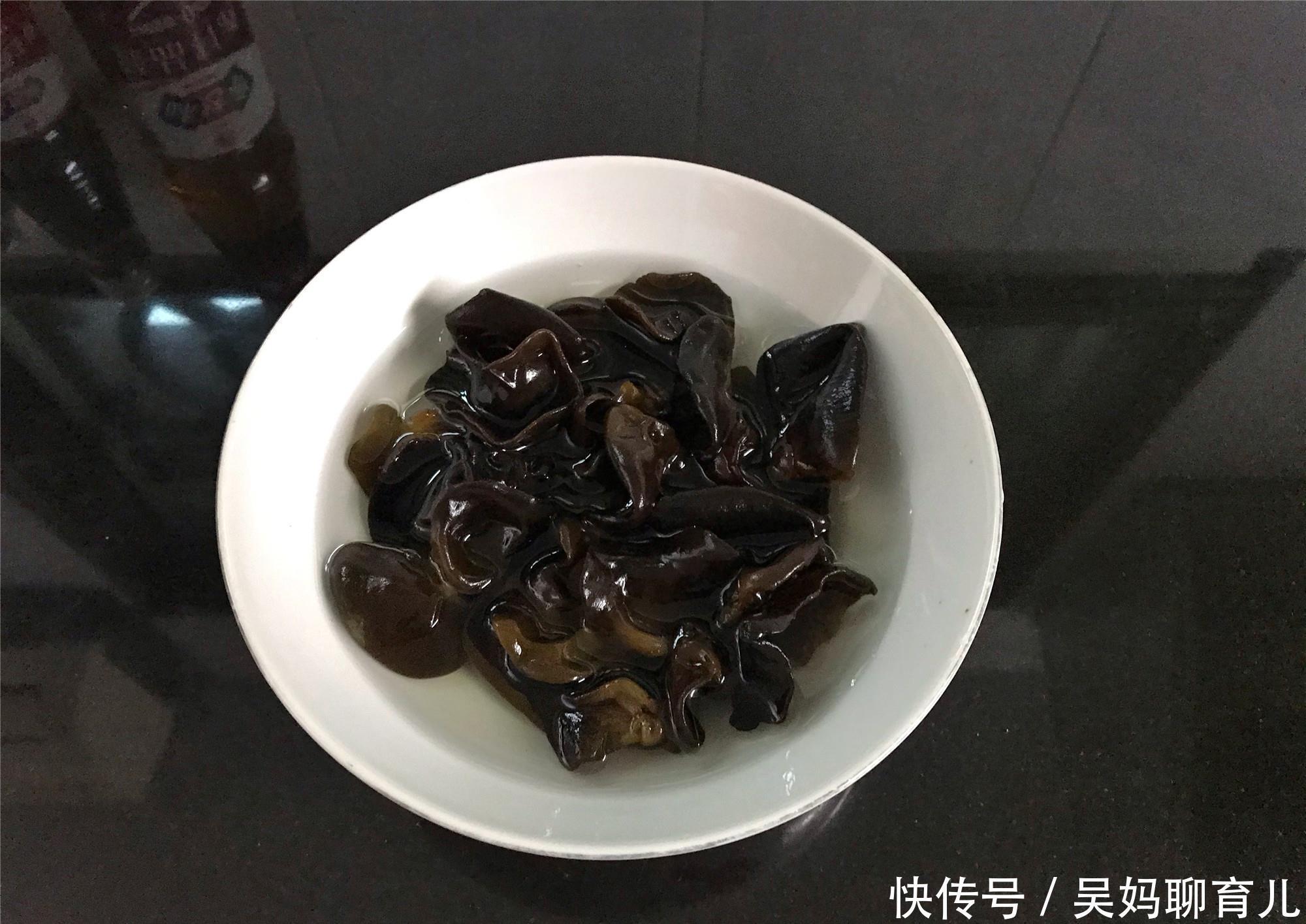 清洗干净|白菜学会此做法,比炖肉还好吃,鲜美营养又简单,上桌连汤都不剩