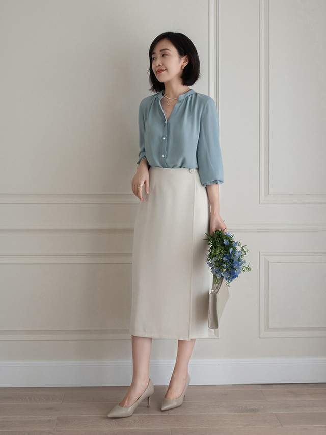 穿搭|35岁的女人怎么穿才优雅？条纹针织衫配A字网纱半身裙，高级洋气