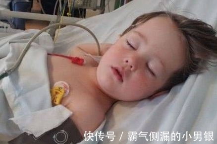 儿子|女子发现3岁儿子行为异常医生说没事,自己上网查出病因成功救子