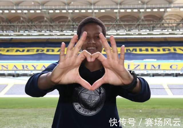土超联赛|李盈莹没去土超联赛!瓦尔加斯独自回归费内巴切,身披20号球衣