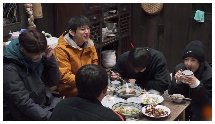 《向往5》节目录制有多真实，看到嘉宾的衣服，是否造假很明了