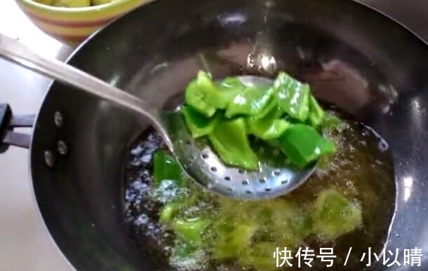 茄子|一道非常好吃又下饭的素菜,鲜香美味多汁,家常菜必备之一
