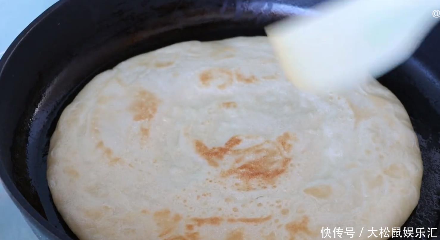 学会这个和面配方：做出家常饼，口袋饼，春饼，个个柔软好吃