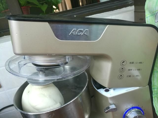 70岁老妈蒸馒头上瘾了，加2样“料”比面包都好吃，还有奶香味