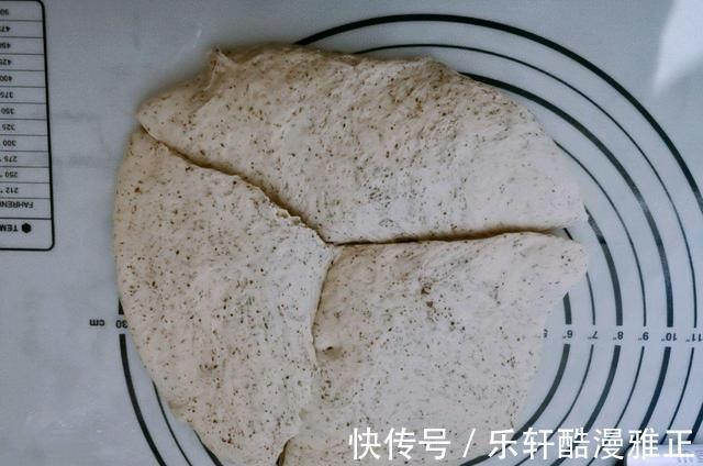 烤箱|在家做甜品,茶香四溢的红茶面包,制作简单还美味