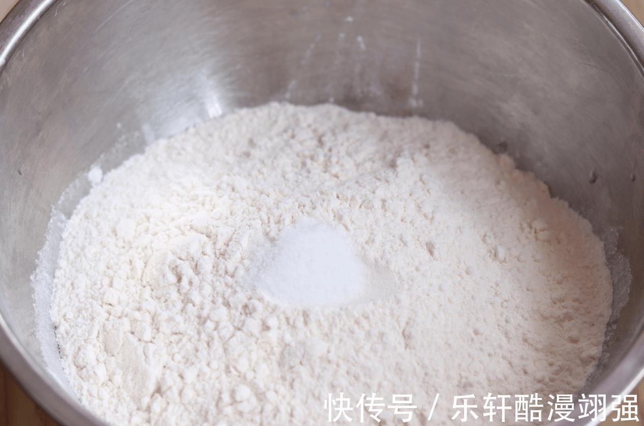 解馋|自制千层猪肉饼，好吃不腻，外皮酥脆，馅料鲜香，真解馋