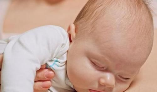 父母们|婴儿的这8种反射,6个月内基本会消失,若缺乏可能是'脑损伤'