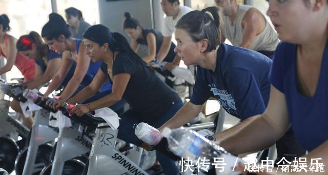 游泳|如何减掉肚腩赘肉？坚持3个方法，戒掉2个恶习，让你恢复平坦小腹