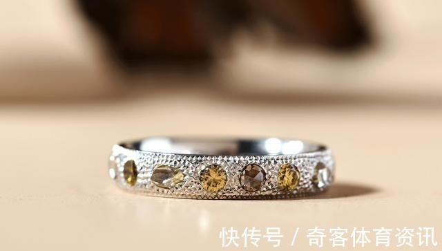 原钻 谁的胆子这么大!拿未经打磨的钻石直接做珠宝!