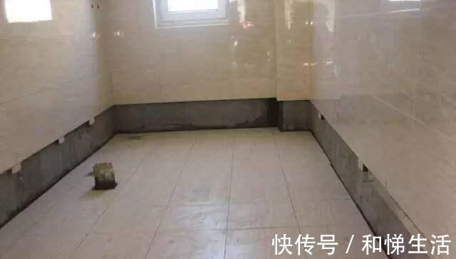 瓷砖|头次见邻居卫生间这样贴瓷砖,太聪明了,看完想回家砸了重装