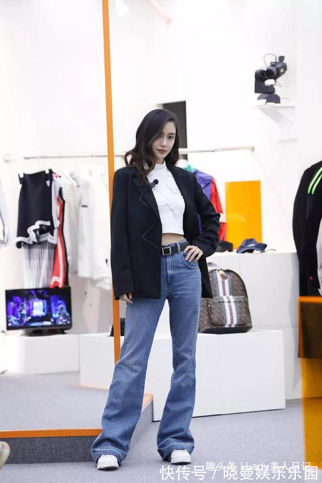 洛薇 80年代“喇叭裤”真是流行宠儿,显高显瘦,难怪它又杀回时尚圈