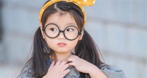 爸爸去哪儿|还记得4岁走红的阿拉蕾吗？如今被父母过度消费后，9岁长成这样