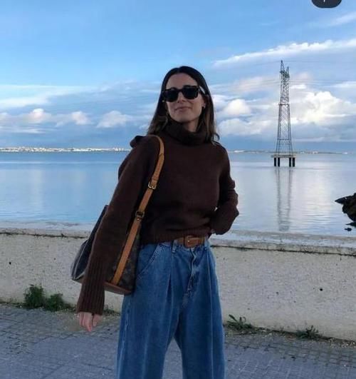 ?女人不管穿啥，都要牢记“上下法则”，很多人不懂，难怪显矮胖