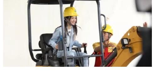 跑男全员开挖掘机路透出炉！Baby呆萌，白鹿专业，林一氛围感绝了