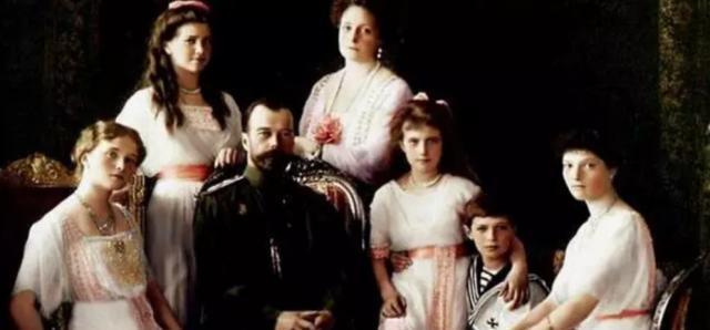 罗曼诺夫王朝|俄罗斯史上最强大的王朝历经三百多年的强大,最后下场太凄惨