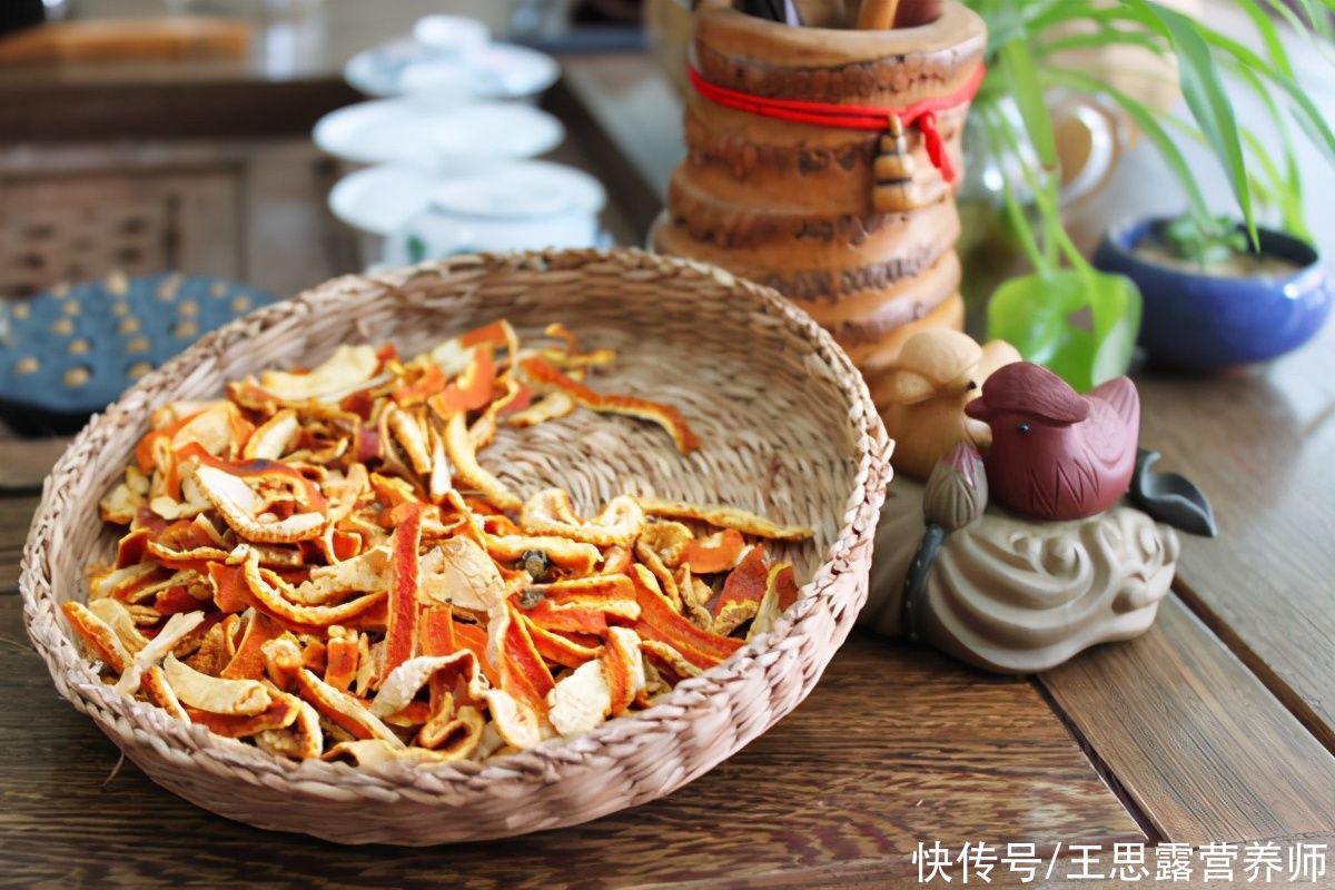  但有|新鲜橘皮泡水能治病？老实说，并不会，但有3大功效显而易见