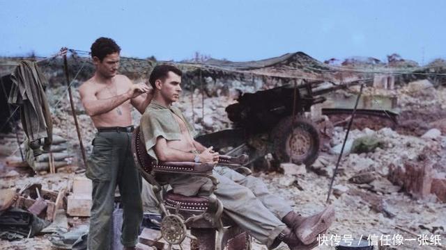 笔直|二战彩色老照片遭俘虏的德军士兵，笔直地站在美军士兵面前！