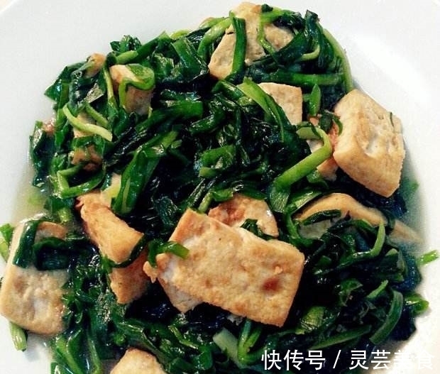 豆腐炒韭菜|豆腐和此物搭配,开胃下饭又美味,吃着比肉香,帮助消化食欲好