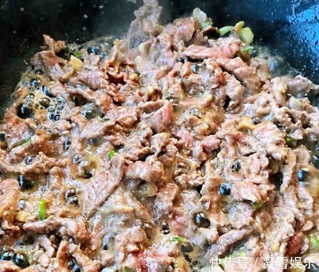 时蔬炒牛肉,营养丰富,味道鲜美,家人都喜欢