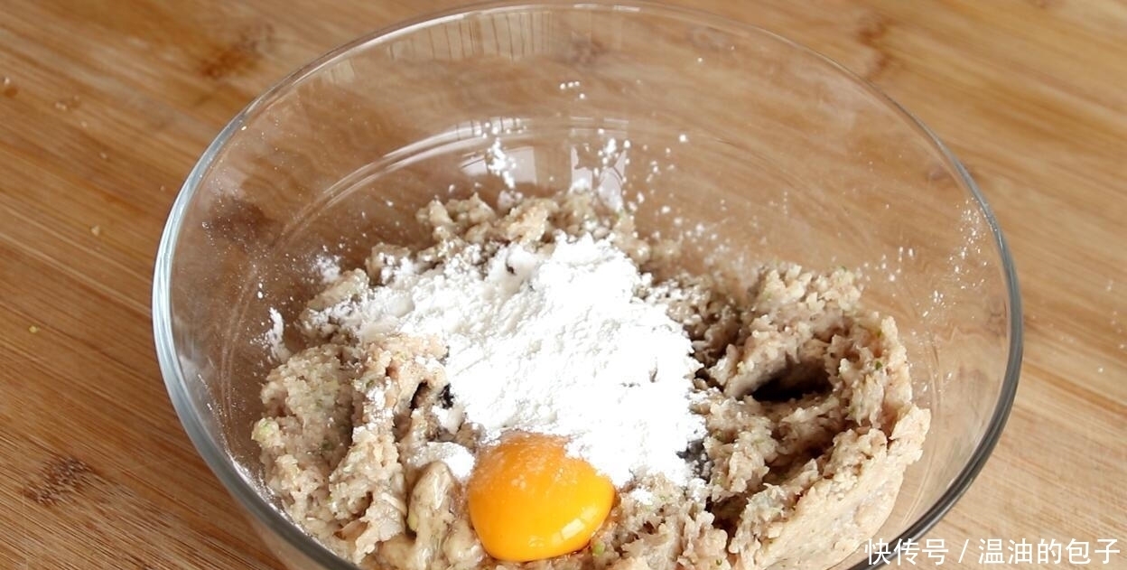 解馋|秋天,睡眠不好要常喝这汤,做法简单营养高,煮一大锅好喝又解馋