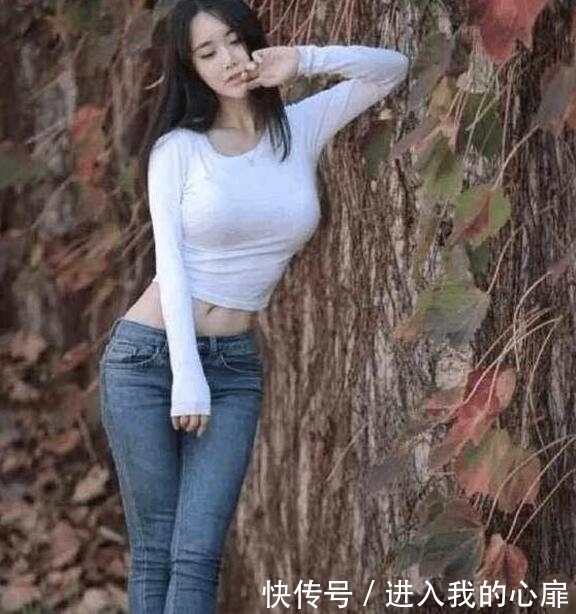 小姐姐|街拍:身姿丰腴的小姐姐,甜美可爱,令人赏心悦目