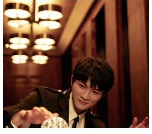 今晚锁定周深两档节目,幸福的周五,不见不散,还好时间不冲突