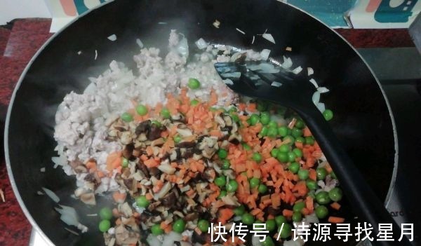 汤汁|糯米烧麦怎么做才好吃,和面和馅都有技巧,米粒吸满汤汁肉香四溢!