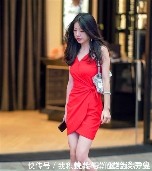 美女|街拍,红色连衣裙的时尚美女,很好的展现优雅的气质与搭配