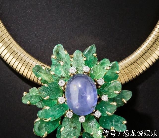 一枚重达16克拉的古董级星光蓝宝石胸针,为何如此让人着迷