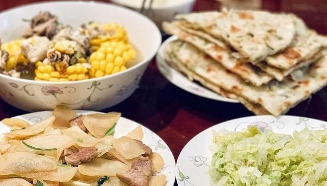 东北婆婆手真巧，每日晚餐换花样，儿媳拍照发圈，网友看馋了