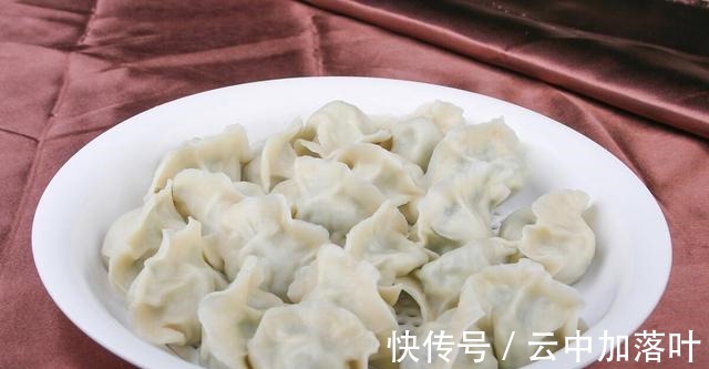 速冻水饺|煮速冻水饺，很多人第1步就错了，掌握4个步骤，和鲜水饺一样好吃！