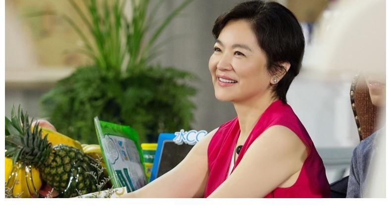 原本她才是導(dǎo)演中意的許仙，卻因片酬太少而拒演，最終成全了葉童