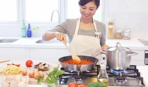 食物|怀孕初期,吃什么才能给胎儿提供足够的营养,如何缓解孕吐?