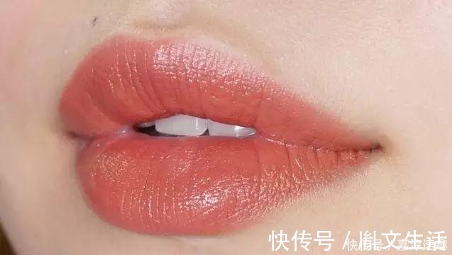 黄皮|口红别乱买,这4种口红颜色,才适合黄皮肤