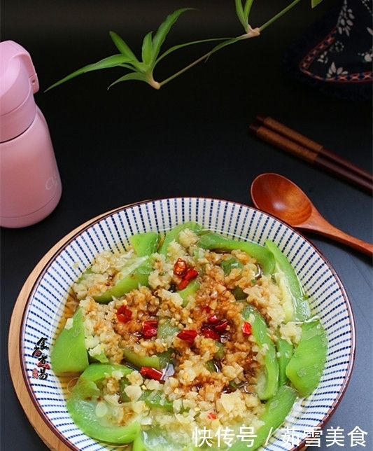 闺蜜三天两头吃此菜,鲜甜多汁又简单,美白补水,40岁像少女