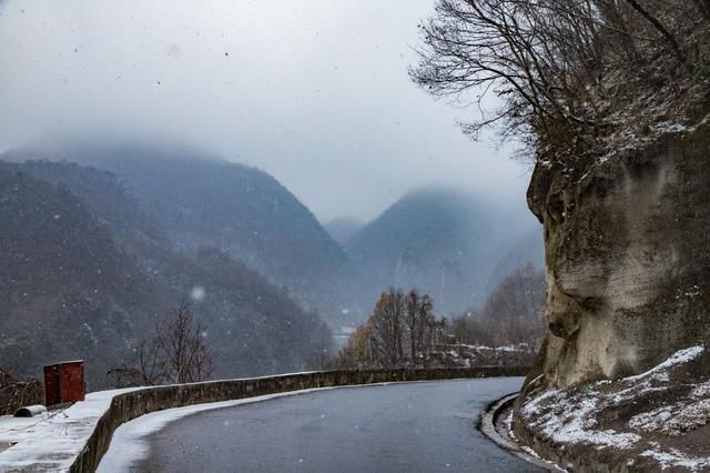 马桥镇|自驾保康尧治河，雪行高山峡谷，发现一幅水墨丹青